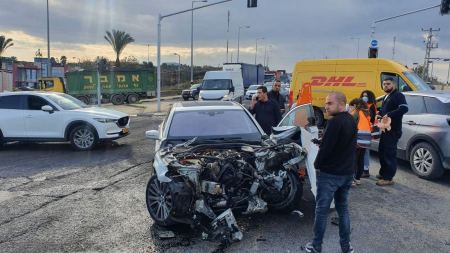 اصابات بحادث طرق قرب طمرة